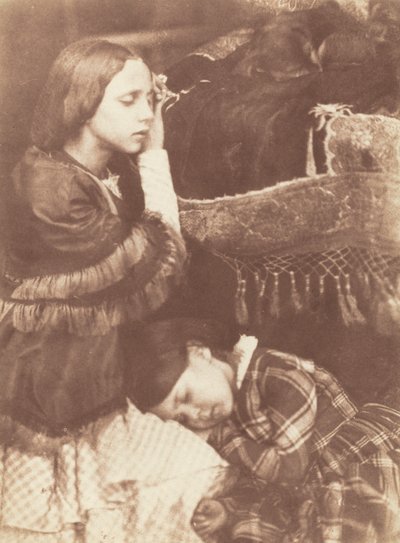 النائمون الثلاثة: صوفيا فينلي وهارييت فارني وبراوني ، ج. 1845. المؤلفون: ديفيد أوكتافيوس هيل ، روبرت أدامسون. بواسطة ديفيد أوكتافيوس هيل ، روبرت آدمسون