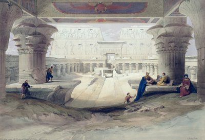 منظر من تحت رواق معبد إدفو ، صعيد مصر ، اللوحة 32 من المجلد الأول لمصر والنوبة ، محفورة بواسطة حانة لويس هاغي (1806-85). 1846 بواسطة David Roberts