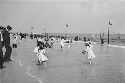 مشهد الشاطئ ، روكاواي ، مدينة نيويورك ، الولايات المتحدة الأمريكية ، c.1905 بواسطة شركة ديترويت للنشر