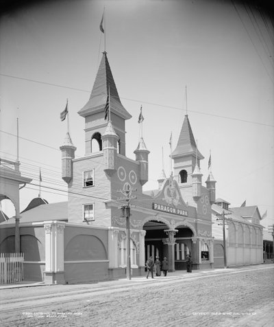 مدخل Paragon Park ، Nantasket Beach ، c.1905 (b / w photo) بواسطة شركة ديترويت للنشر