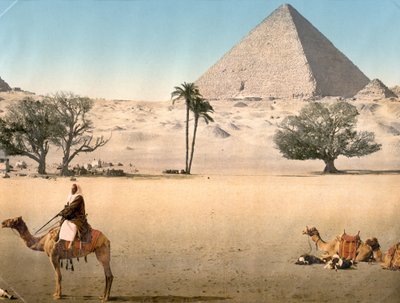 استراحة البدو بالقرب من الهرم الأكبر بالجيزة ، حوالي 1895 بواسطة شركة ديترويت للنشر