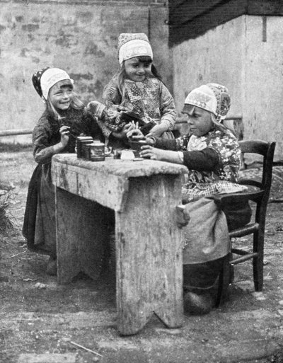 أطفال بالزي التقليدي ، ماركين ، هولندا ، 1936. بواسطة دونالد ماكليش