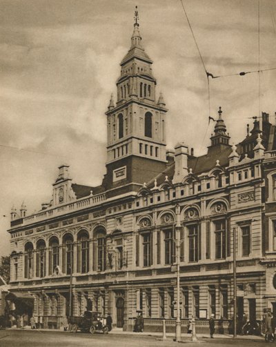 قاعة مدينة هامرسميث من هامرسميث برودواي ، c1935. بواسطة دونالد ماكليش