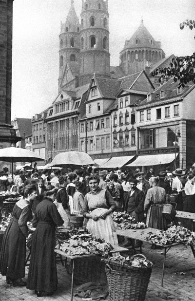 السوق في كاتدرائية Worms ، Worms ، ألمانيا ، 1922. بواسطة دونالد ماكليش