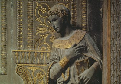إعلان Cavalcanti: تفاصيل العذراء بواسطة Donatello 1386-1466 c.1435 بالحجر الجيري المذهب بواسطة دوناتيلو