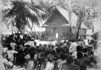 البرلمان في هونغو ، فلوريدا ، جزيرة سليمان ، 1892. بواسطة دكتور ويلشمان