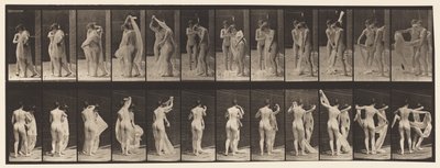 صحن 428. مرحاض ؛ نموذجان ، 1 Disrobing 8 ، 1872-1885 بواسطة ايدويرد مويبريدج