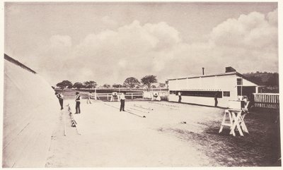 الحصان في الحركة كما يظهر في التصوير الفوري. مع دراسة عن ميكانيكا الحيوان تأسست في علم التشريح وكشفات الكاميرا. تم التنفيذ والنشر تحت رعاية ليلاند ستانفورد بواسطة ايدويرد مويبريدج