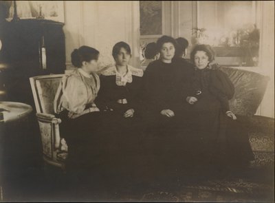 بول جوبيلارد ، وجيني جوبيلارد ، وجولي مانيه ، وجنيفيف مالارمي ، 1895. بواسطة إدغار ديغا