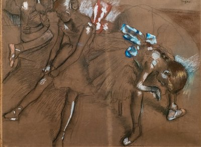 ثلاثة راقصين. حوالي عام 1880. فحم وباستيل على ورق بواسطة إدغار ديغا