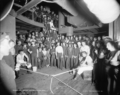 يو إس إس أوريغون ، في انتظار غونغ ، 1896-1901 بواسطة إدوارد هارت