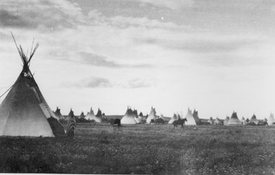 Piegan Camp ، من "The North American Indian" بواسطة إدوارد شريف كيرتس