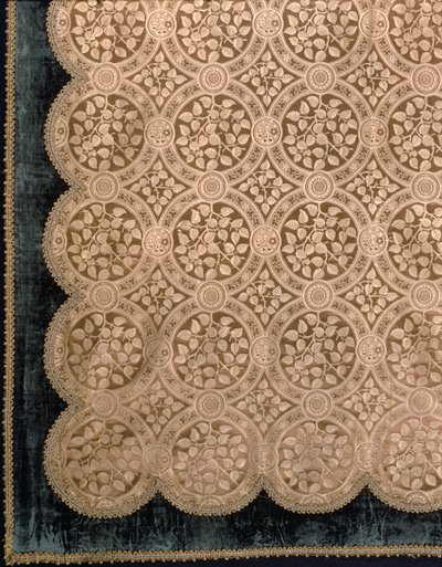 سيرينجا كبيرة ، من صنع وارنر ورامين ، صُممت في عام 1875 (دمشقي حريري) بواسطة إدوارد ويليام جودوين