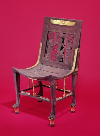 كرسي من مقبرة توت عنخ آمون (1370-1352 قبل الميلاد) يصور روح ملايين السنين ، المملكة الحديثة (خشب الأرز) (انظر أيضًا 148192) بواسطة الأسرة الثامنة عشر المصرية