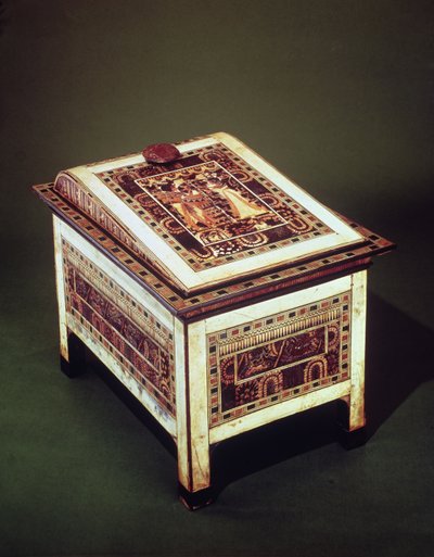 صندوق ، من قبر توت عنخ آمون (1370-1352 قبل الميلاد) المملكة الحديثة (خشب ، برونز ، عاج ، زجاج ملون) (انظر أيضًا 220898) بواسطة الأسرة الثامنة عشر المصرية