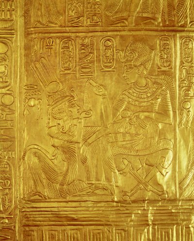 تفاصيل من المزار الذهبي ، من مقبرة توت عنخ آمون (c.1370-1352 قبل الميلاد) المملكة الجديدة (الخشب المغطى بالجيسو المغطى بالورق الذهبي) بواسطة الأسرة الثامنة عشر المصرية