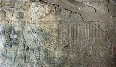 الآثار المصرية: نقش من مقبرة خا أم حت (خيمة) مفتش السندرات والكاتب في بلاط أمينوفيس الثالث (TT57) يمثل أسطول من السفن. الأسرة الثامنة عشر. 1530-1290 ق. وادي النبلاء. الأقصر ، الضفة الغربية ، مصر بواسطة الأسرة الثامنة عشر المصرية