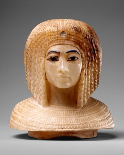غطاء على شكل رأس امرأة ملكية ، حوالي 1349 - 36 قبل الميلاد (حجر ترافرتين ، زجاج أزرق ، سبج) بواسطة الأسرة الثامنة عشر المصرية