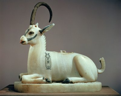 غطاء برطمان غير مضغوط على شكل منيب ، من مقبرة توت عنخ آمون (1370-52 قبل الميلاد) المملكة الحديثة (مرمر مطلي) بواسطة الأسرة الثامنة عشر المصرية