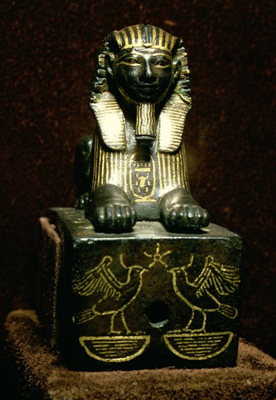 تمثال صغير لأبي الهول للملك تحتمس الثالث ، المملكة الحديثة ، 1490-1439 ق بواسطة الأسرة الثامنة عشر المصرية