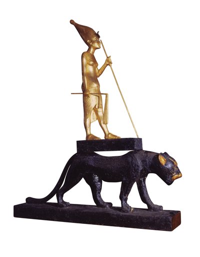 تمثال صغير للملك على شكل نمر. من مقبرة توت عنخ آمون (1370-1352 قبل الميلاد) المملكة الحديثة (خشب وبرونز مذهّب) (انظر أيضًا 228569) بواسطة الأسرة الثامنة عشر المصرية