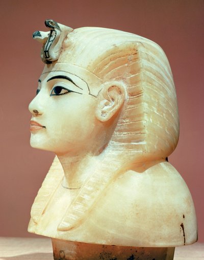 سدادة من واحدة من الجرار الكانوبية ، من قبر توت عنخ آمون (1370-52 قبل الميلاد) المملكة الحديثة (المرمر) بواسطة الأسرة الثامنة عشر المصرية