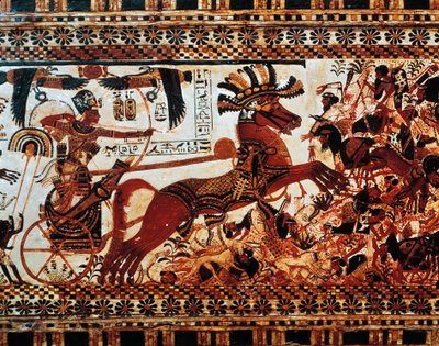 صندوق الصيد. تفاصيل المشهد الذي يصور الملك على عربته وهو يهزم الأعداء الآسيويين ، المملكة الحديثة ، الأسرة الثامنة عشر بواسطة الأسرة الثامنة عشر المصرية