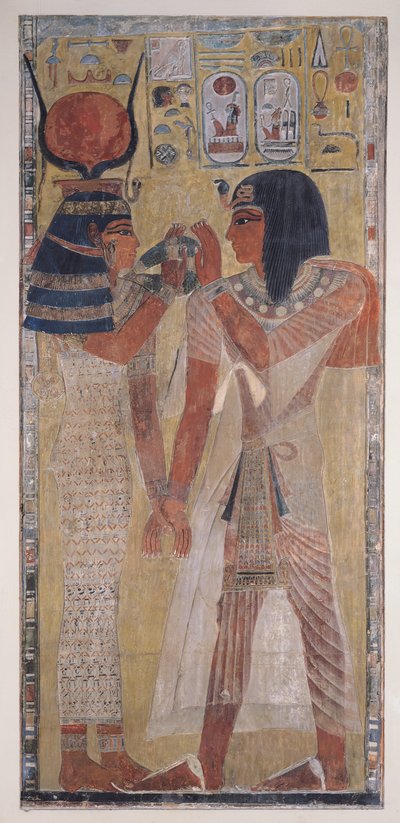 الإلهة حتحور تضع الياقة السحرية على سيتي الأول (c.1394-1279 قبل الميلاد) ، مأخوذة من قبر سيتي الأول في وادي الملوك ، المملكة الحديثة (نقش مصبوغ بالحجر الجيري) بواسطة الأسرة المصرية التاسعة عشرة