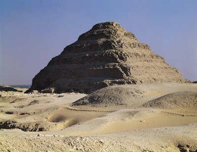 هرم الخطوة للملك زوسر (c.2667-2648 قبل الميلاد) المملكة القديمة بواسطة الأسرة الثالثة المصرية