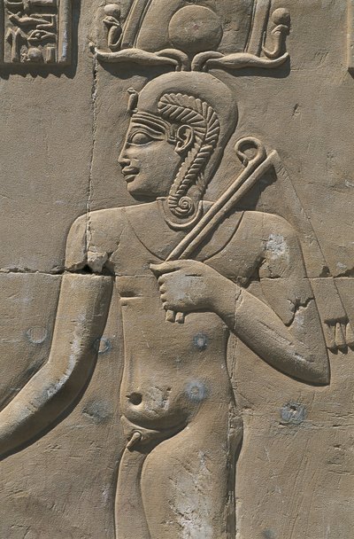 مصر ، الصحراء الليبية ، واحة الداخلة ، دير الحجار ، إغاثة في المعبد المصري. بواسطة مصري مصري