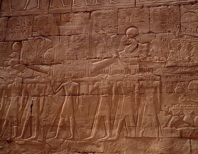 الآثار المصرية: نقش من معبد الكرنك (الكرنك) ، الأقصر ، مصر بواسطة مصري مصري