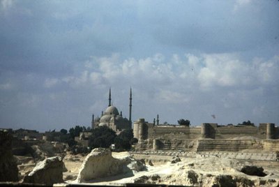 مسجد أسوان بواسطة المدرسة المصرية