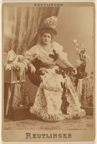  بواسطة Emile Auguste Reutlinger