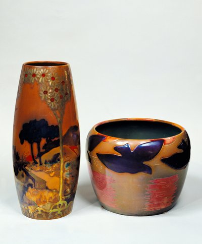 Cameo glass vases with globular bodies بواسطة اميل جالي
