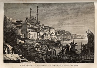 غات مادوراي (الدرجات التي تغطي ضفاف النهر التي تسمح لك بالنزول عند ملامسة الماء) ومسجد أورنجزيب في بيناريس ، محفور بعد رسم إي ثيروند ، يوضح رحلة الراجاس إلى الهند ، في 1864-1868 بواسطة لويس رو بواسطة إميل ثيودور ثيروند