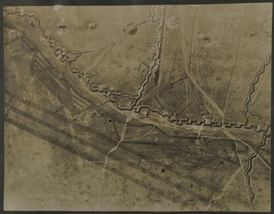 صورة جوية مع خنادق الحرب العالمية الأولى ، 1918 بواسطة مصور انجليزى