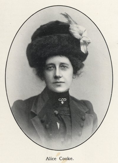 Alice Cooke (b/w photo) بواسطة مصور انجليزى