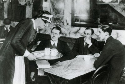 حزب حديقة قصر باكنغهام ، 1911 بواسطة مصور انجليزى