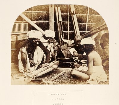 النجارين ، الهندوس ، مدراس ، من شعب الهند ، بقلم جيه فوربس واتسون ، تم نشره عام 1868 (طبعة زخرفية) بواسطة مصور انجليزى