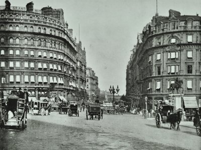 Charing Cross ، Westminster LB: Northumberland Avenue from Square Trafalgar Square and Charing Cross ، 1890 بواسطة مصور انجليزى