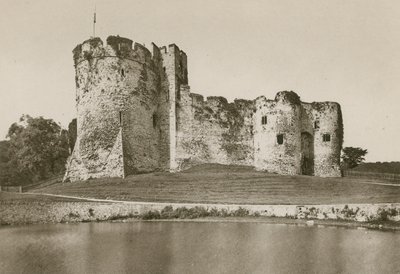 قلعة تشيبستو ، من الخندق بواسطة مصور انجليزى