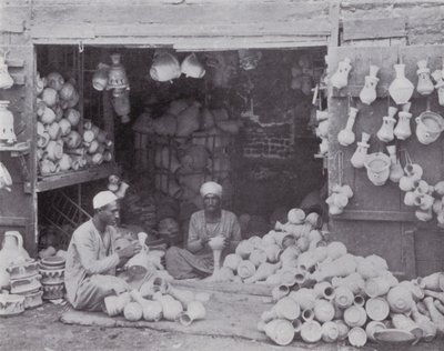 Egypt: Arabians selling Gullehs, Water-Coolers (b/w photo) بواسطة مصور انجليزى