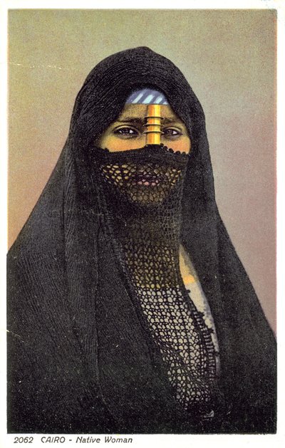 امرأة مصرية (صورة ملونة) بواسطة مصور انجليزى
