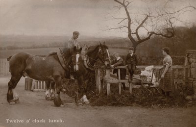 Family in the countryside stopping work for lunch (b/w photo) بواسطة مصور انجليزى