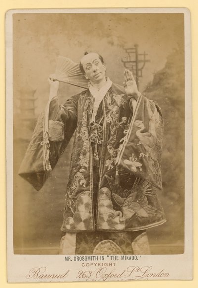 جورج غروسميث مثل Ko-Ko في The Mikado بواسطة مصور انجليزى
