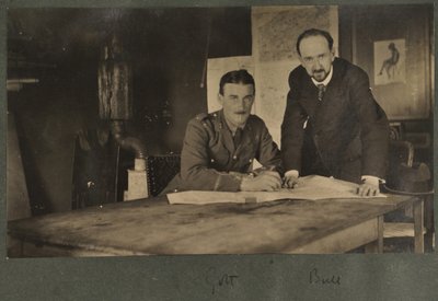 جولت ولوسيان بول ، ج .1916 بواسطة مصور انجليزى