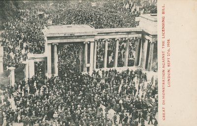 مظاهرة كبيرة ضد قانون الترخيص ، لندن ، 27 سبتمبر 1908 بواسطة مصور انجليزى