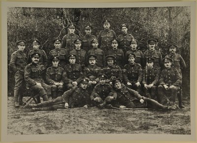 صورة جماعية ، ربما مدفعية ليستر رويال هورس ، 1914-1915 بواسطة مصور انجليزى