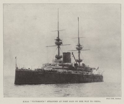 قطعت HMS Victorious طريقها إلى بورسعيد وهي في طريقها إلى الصين بواسطة مصور انجليزى