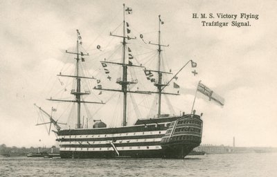 HMS Victory ، إشارة ترافلغار الطائرة بواسطة مصور انجليزى